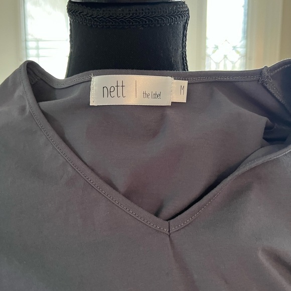 Nett/The Label Brand Women’s V-neck Short Sleeve T-shirt - Picture 5 of 5